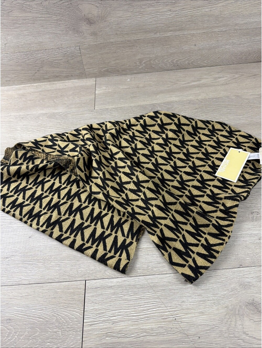 Michael Kors Scarf Reversible Womens One Size Animal Print MK Logo Knit NWT